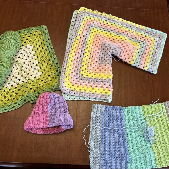 Large Yarn Lot - Picture 2 of 11